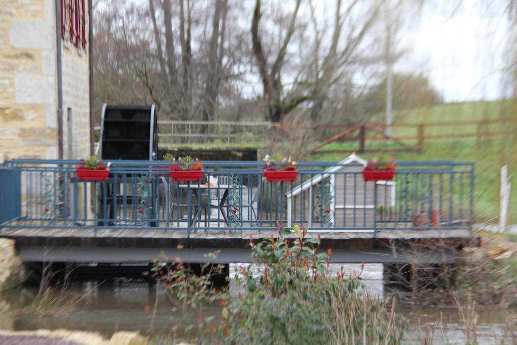 Moulin De Petoulle Hotel Charenton-du-Cher Bagian luar foto