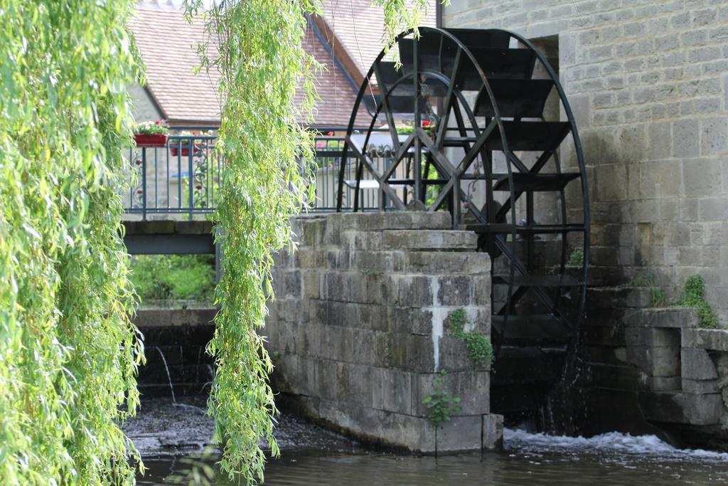 Moulin De Petoulle Hotel Charenton-du-Cher Bagian luar foto